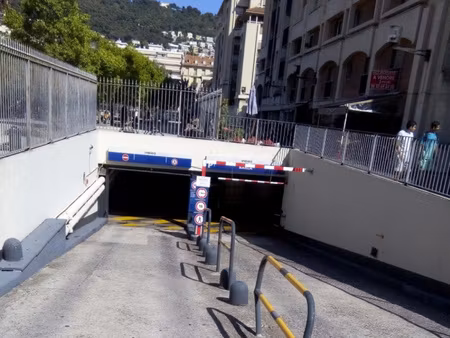 nice-auguste gal: place de parking à vendre soumis au bail e