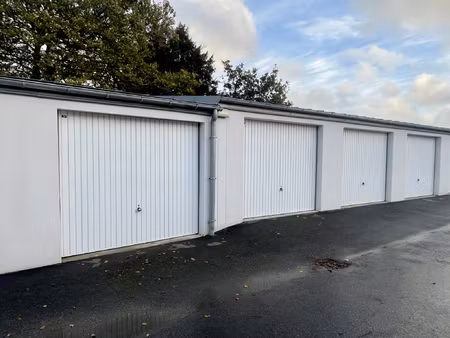 kerfeunteun - garage fermé de 17 m2 édifié en 2023