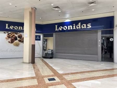 local à louer - 55 m² - centre commercial carrefour les 4 tulipes - montigny les cormeille