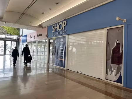 local à louer - 85 m² - centre commercial carrefour les 4 tulipes - montigny les cormeille