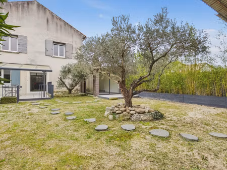 appartement de 90m2 avec jardin  hangar et dépendance