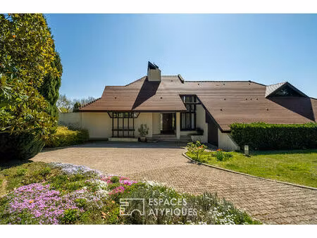 maison d'architecte des années 70 dans un environnement calme et bucolique
