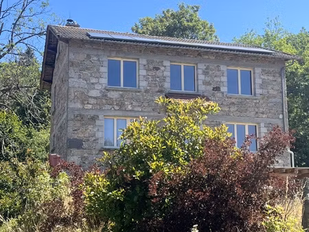 maison en pierre proche d'ambert