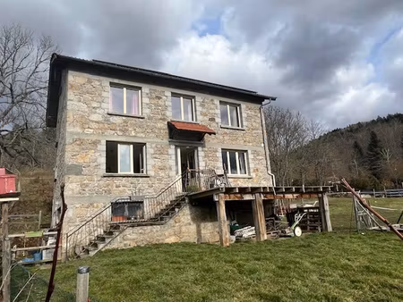 maison fonctionnelle en pierres 10 km d'ambert