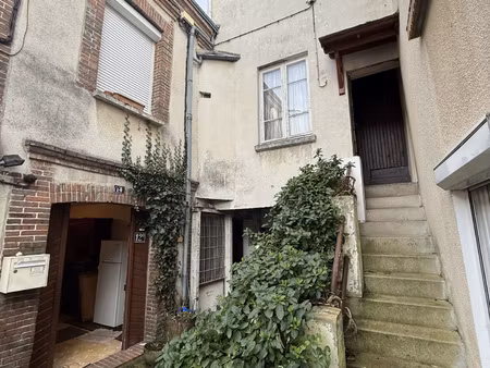 maison de ville en hyper centre d'ivry la bataille