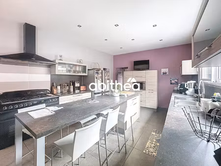 grande maison de ville familliale