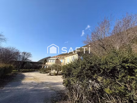 vente maison 8 pièces 195 m² savoillan (84390)