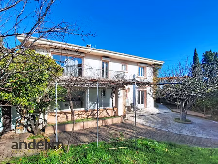 villa en 3 appartements sur 850 m2