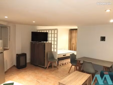 studio 1 pièce 33 m²