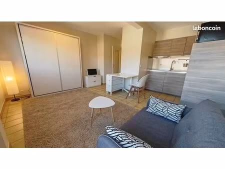 joli studio en location longue duree