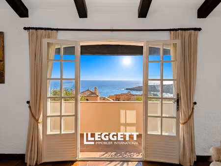 maison 8 pièce(s)  saint-raphaël