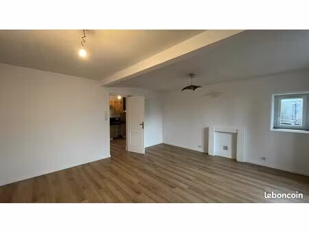 t1 dans petit immeuble