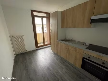 grand t3 de 56 m²  15 bd bel air à limoges - rangements  2 balcons  stationnement - 400 ho