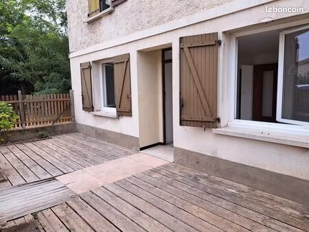 appartement avec grande cour fermee