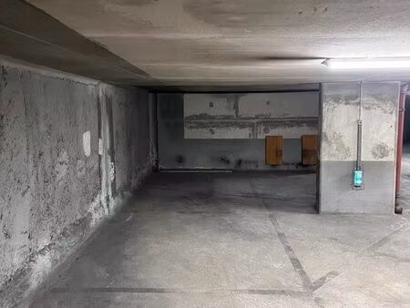 parking à louer dans le centre ville de nice - carre d’or