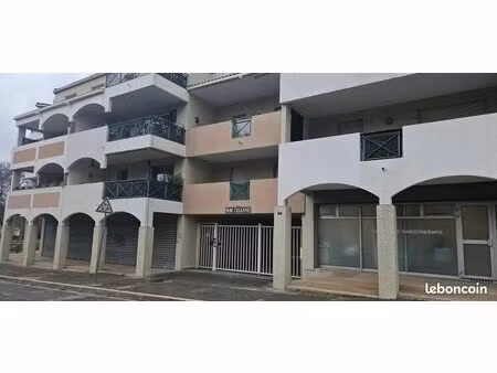 parking/box 1 pièce 15 m²