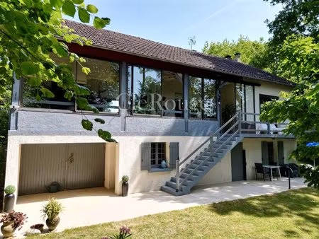 spacieuse maison familiale avec appartement indépendant et immense atelier à 15 minutes...