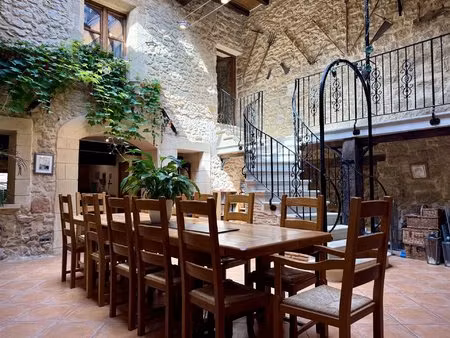 monsegur - magnifique maison médiévale restaurée au cur de monsegur  sud-ouest de la...