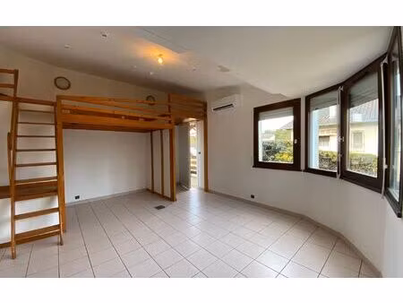 location appartement  m² t-1 à lafrançaise  370 €