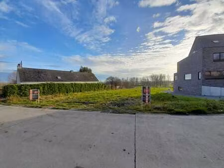landelijk gelegen bouwgrond van 10a 33ca geschikt voor op...