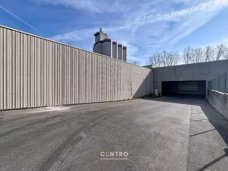 magazijn van 600m² met laadkade te huur   te kerkhove (av...