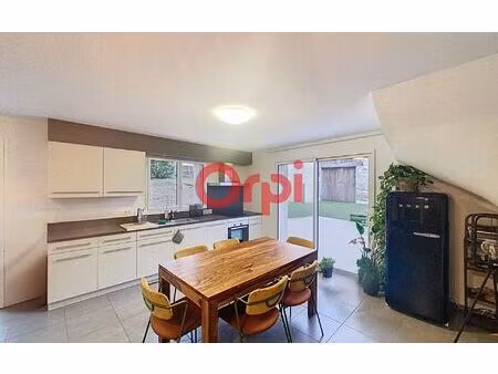 location appartement  77.75 m² t-4 à présilly  1 750 €