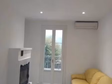 vide: trois pièces de 55m² avec terrasse de 25m²