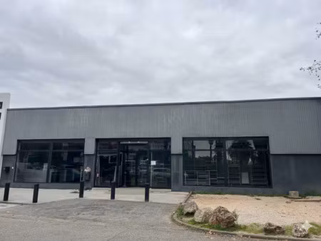 local commercial 470 m2 - emplacement no1 -les espaluns / la