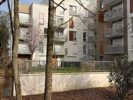 a vendre meaux appartement 2 pièce(s)  balcon et parking .