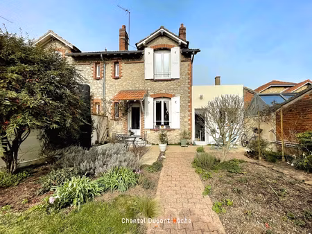 chartres proche gare - maison de ville début xxème avec 2 ch