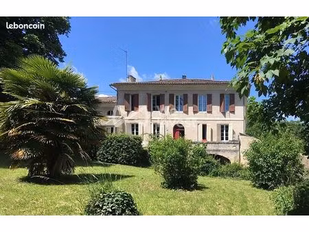 propriété 7 pièces 240 m²