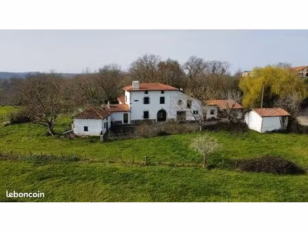 ferme à renover plus gite