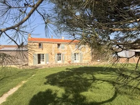 vente maison 8 pièces 141 m² les brouzils (85260)