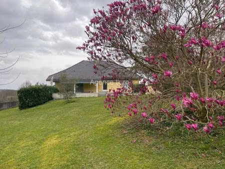 proximite oloron - maison contemporaine de plain-pied type t4 avec garage double et jardin