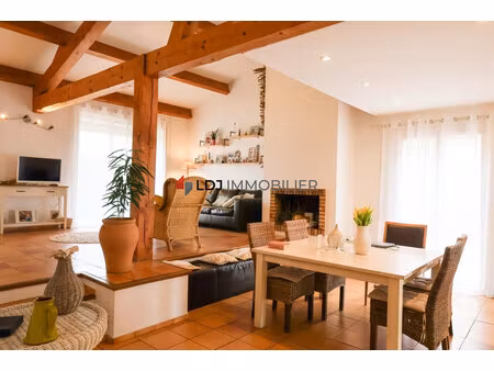 villa familiale avec volumes cathédrale  5 chambres-piscine et