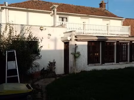 maison avec grand garage et terrain