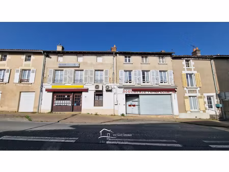 ensemble immobilier mixte à coulombiers avec habitation et e