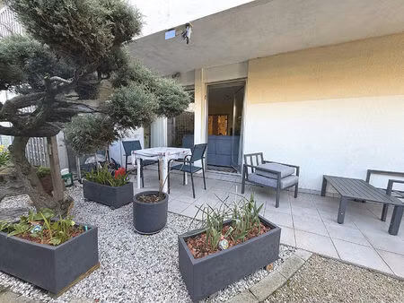 t3 de 87m2  terrasse  véranda et garage double