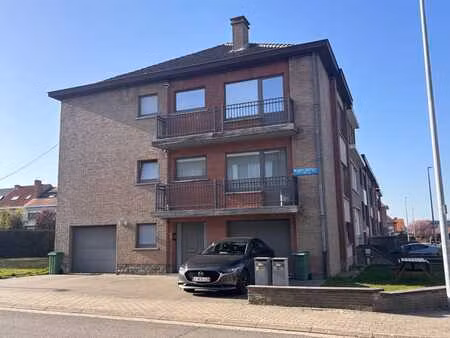 appartement lumineux avec 2 chambres et garage