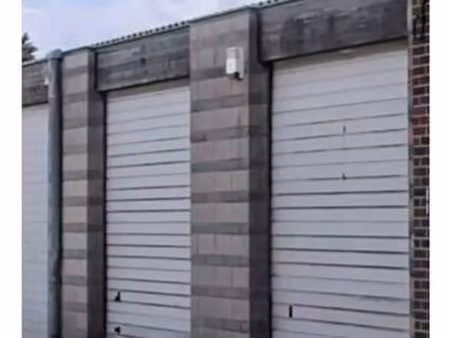 lot de 2 grands garages a vendre