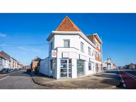 handelspand/kantoor met woonst op topligging in kortrijk