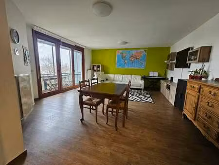 appartement 3 chambres  parking et cave inclus