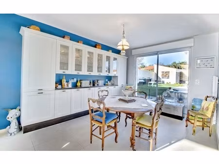 a vendre nieul sur mer – maison plain-pied lumineuse avec piscine  au calme  proche la roc