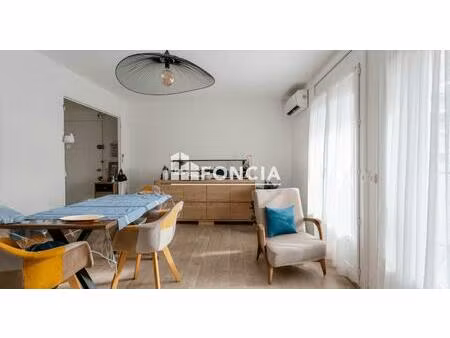 appartement loué de type 2 - 46m2 - terrasse - port de carry