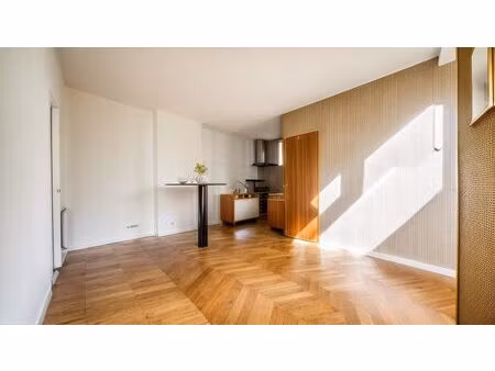 appartement t2 de 30 m² - cours docteur long - lyon 3