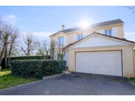 maison familiale - 5 chambres - 147m²