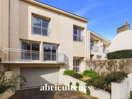 grande maison - avenue privée - 5 chambres - jardin - grand garage double + 2 places de pa