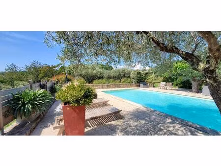 mas provençal du xviiie  vue alpes et mont ventoux. cinq chambres  immense salon  grande p