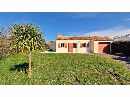 a proximité immédiate du centre-ville  au calme.