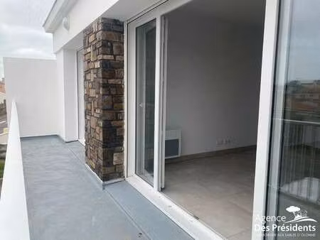 location appartement 3 pièces aux sables-d'olonne (85100) : à louer 3 pièces / 68m² les sa